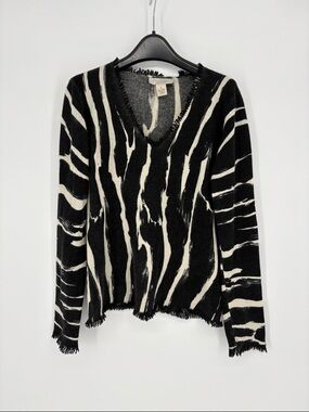 👾 Mainbocher cashmere Zebra-Print V-Neck Sweater in Black and Cream